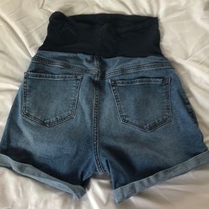 Old Navy Shorts - Old navy full panel maternity shorts Old Navy Shorts - Old navy full panel maternity shorts